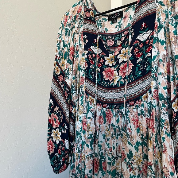 Flowy Floral Dress - Picture 1 of 5